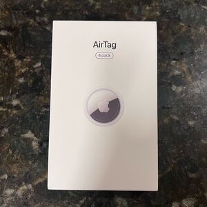 Apple AirTag 4 pack NWT